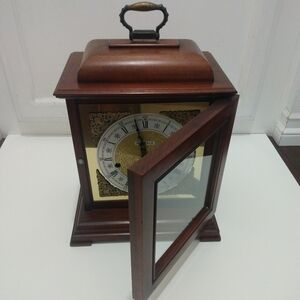 Vintage Howard Miller Mantle Clock Cherry Wood Made In Germany